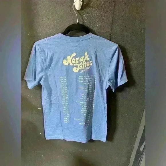 Women’s Norah Jones 2022 Tour Blue Short Sleeve Tshirt Size Small - Picture 3 of 4
